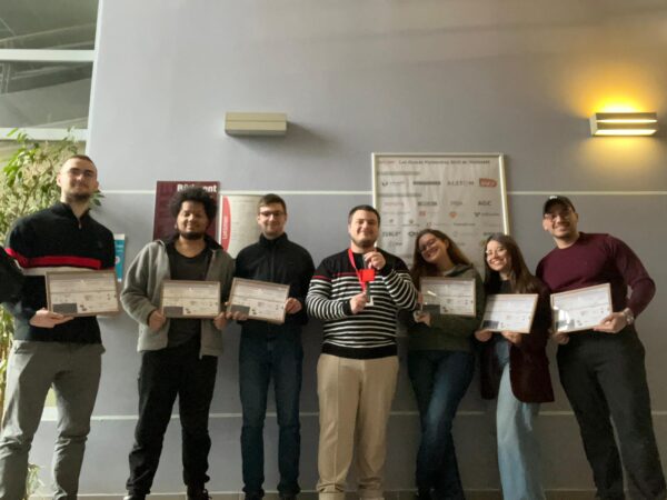 Santé connectée : des étudiants ingénieurs développent un bracelet intelligent avec IA