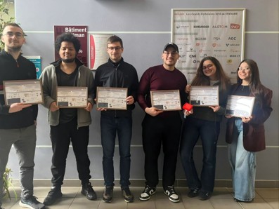 Santé connectée : des étudiants ingénieurs développent un bracelet intelligent avec IA